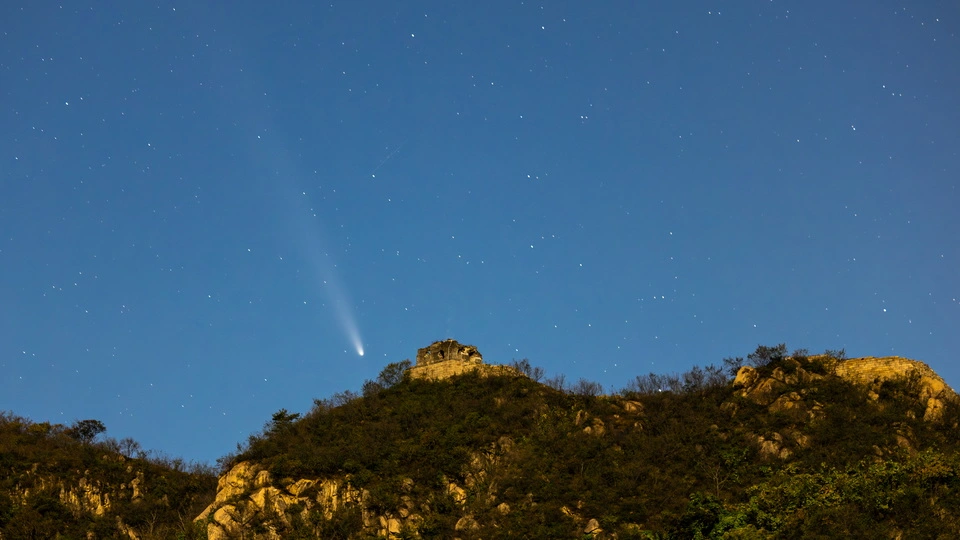 Comet over Beijing